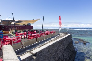 Restaurant an der Küste von Saint-Pierre