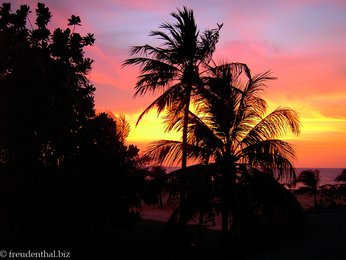 Sonnenuntergang beim Browns Beach