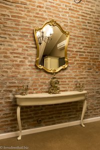 Spiegel im Zimmer des Casa Timpuri Vechi von Sibiu
