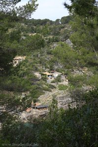 Blick auf die Feriensiedlung von Cala de Deia