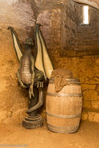 Drache in den Grotten des Château de Bonaguil