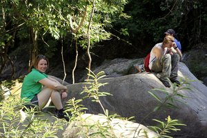 Rast beim Wing Hin Wasserfall