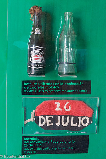 Die kleinen Coca-Cola-Glasflaschen wurden damals für die Molotow-Cocktails genutzt.