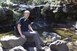 Lars am kleinen Wasserfall auf dem Weg zur Cascade de Bras Rouge