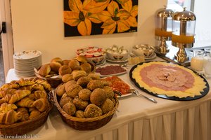 Frühstücksbüfett im Estalagem Do Vale, São Vicente