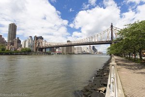 Blick über den East River von Roosevelt Island aus.