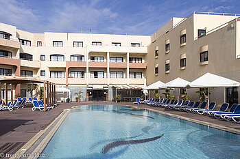 Poolanlage im Hotel Riviera Spa Resort auf Malta