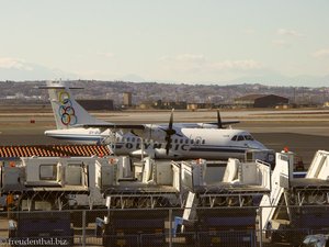 Maschine der Olympic beim Flughafen von Saloniki