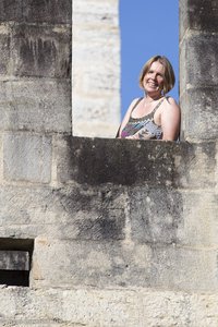 Anne bei der Pont Valentré bei Cahors