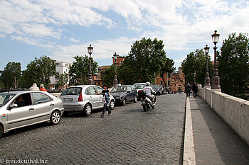 Brücke zur Isola Tiberi