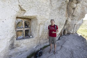 Lars auf dem Balkon des Höhlenklosters von Butuceni bei Orheiul Vechi
