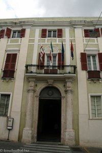Eingang beim Palazzo Regio