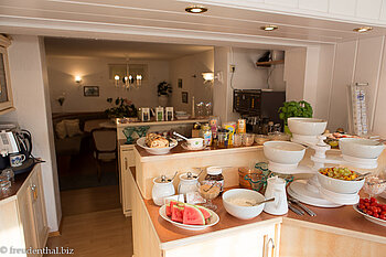 Frühstücksbüfett in der Pension Johanna in Sonthofen Frühstücksbüfett in der Pension Johanna in Sonthofen