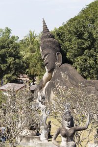 liegeder Buddha beim Buddhapark bei Vientiane
