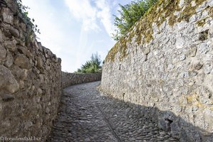 steiler Weg zum Château de Foix