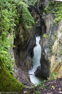 Wundersame Formen durch Wasser erschaffen.