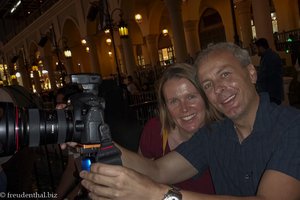 Anne und Lars bei den Wasserspielen in Dubai