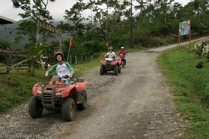 mit dem Quad über Stock und Stein