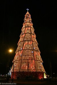 Lichterbaum auf dem Praca do Comercio (Terreiro do Paco)