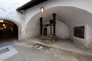 Brunnen und innerer Wehrgang der Hohensalzburg