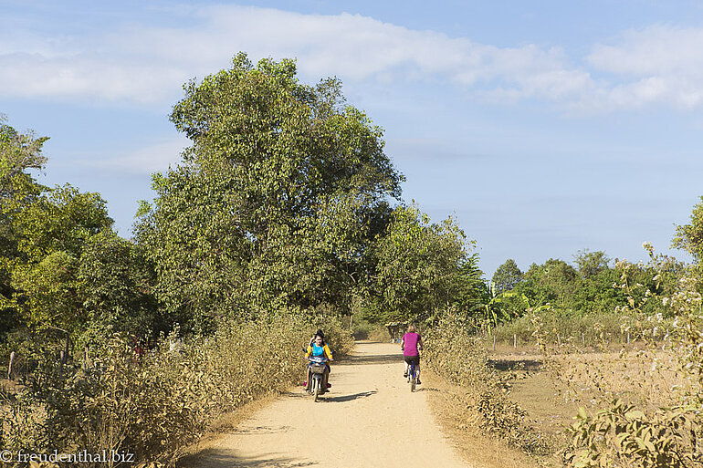 Radtour zu den Mekongfällen bei Don Khon in Laos Radtour zu den Mekongfällen bei Don Khon in Laos