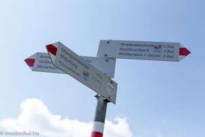 Wegweiser auf dem Gemstelpass