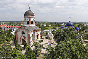 Aussicht vom Glockenturm beim Himmelfahrtskloster Noul Neamt in Transnistrien