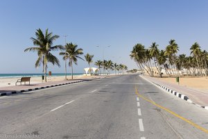 die Küstenstraße im Fischerdorf Taqah - Oman
