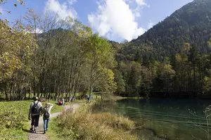 Wanderer am Christlessee im Allgäu