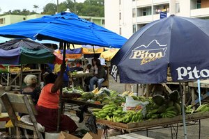 Gemüsestand auf dem Markt von Castries