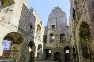 Die Sonne scheint in das Scalloway Castle