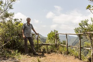 Lars bei der Aussichtskanzel zur Cassé de Takamaka