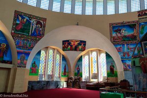 viele bunte Farben in der Marienkathedrale von Axum