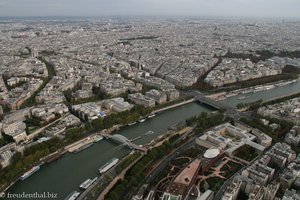 Blick über die Seine und Paris