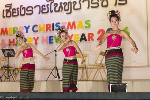 traditionelle Tanzdarbietung auf dem Nachtmarkt von Chiang Rai