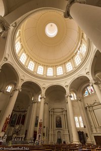 Ein Blick in die Kuppel der Rotunda von Xewkija