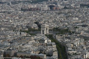 Sicht zum Arc de Triomphe