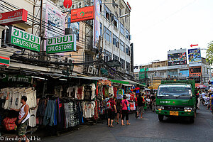 So sieht die aus The Beach bekannte Khaosan Road heute aus.