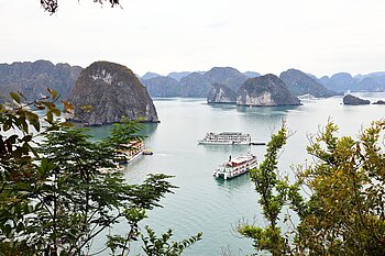 Aussicht von Ti Top Island über die Halong-Bucht