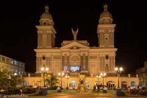 Catedral de Nuestra Señora de la Asunción bei Nacht