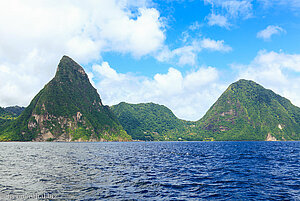 Die Pitons sind das Wahrzeichen von St. Lucia.