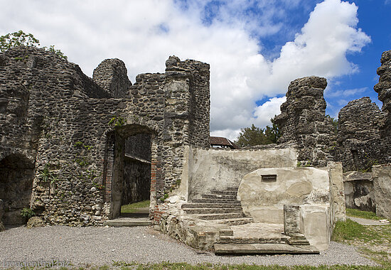 Aufstieg zur Ruine Alttrauchburg