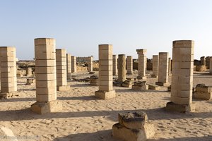 »Moschee der Tausend Säulen« bei der Ausgrabungsstätte Al Baleed im Oman