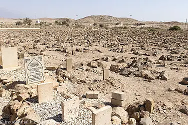 muslimischer Friedhof beim Bin Ali Grab im Oman