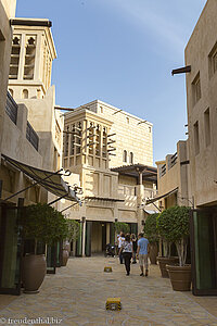 Der Aussenbereich des Souk Madinat