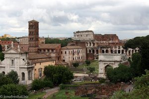 Blick vom Palatin über das Forum Romanum zum Colosseum