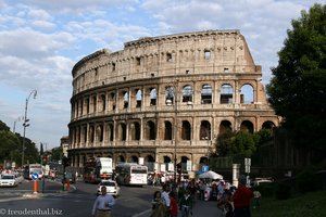 Blick von der Via dei Fori Imperali zum Kolosseum