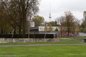 Gedenkstätte der Berliner Mauer mit Fernsehturm