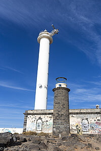 Neu und alt - Faro de Punta Pechiguera