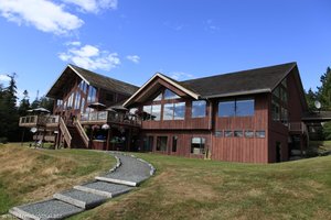 Haupthaus der Tsa Kwa Luten Lodge - Quadra Island